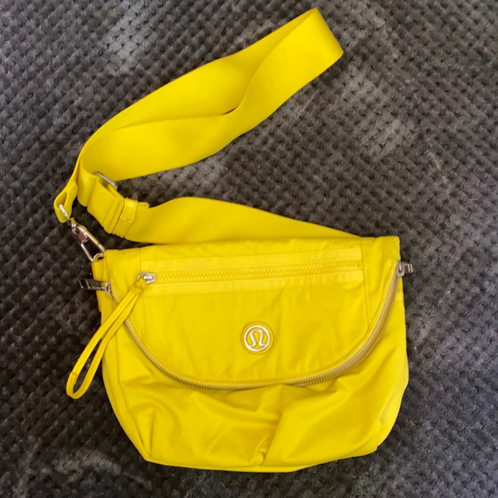 LuLu Lemon purse